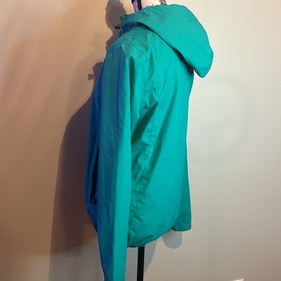 Outbound Green Raincoat with Hood and Water-Resistant Finish - Picture 15 of 17